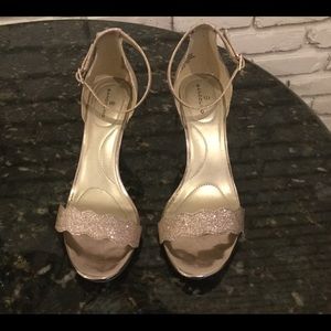 Gold cocktail pumps
